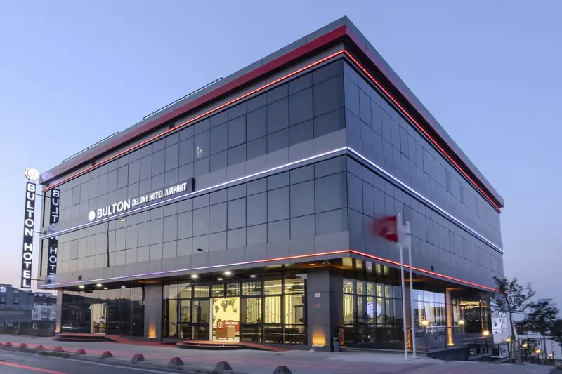 Bulton Hotel binasının dış cephesi